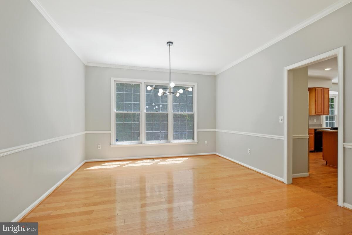 5403 Lakevale Terrace photo 13