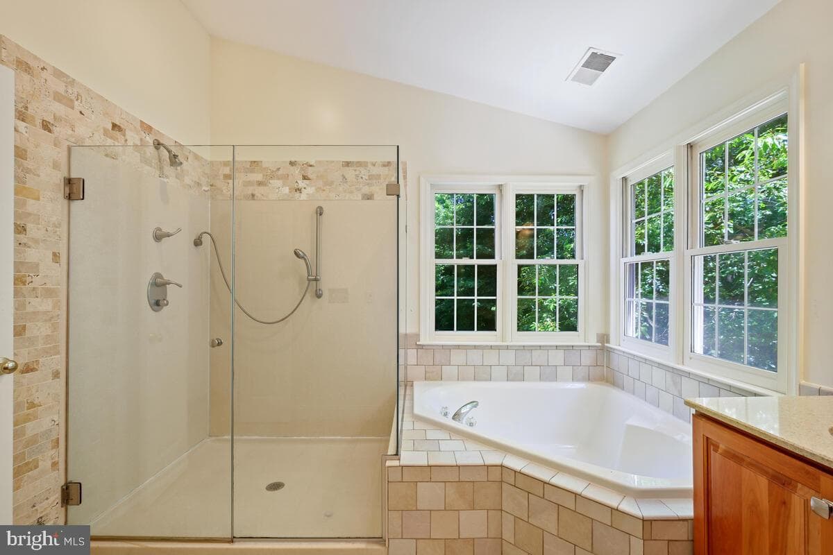 5403 Lakevale Terrace photo 32