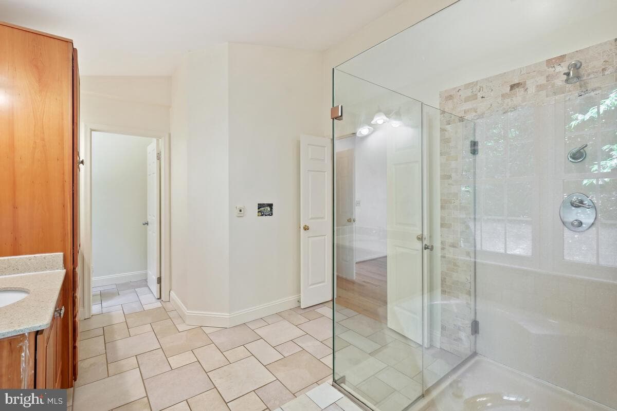 5403 Lakevale Terrace photo 34