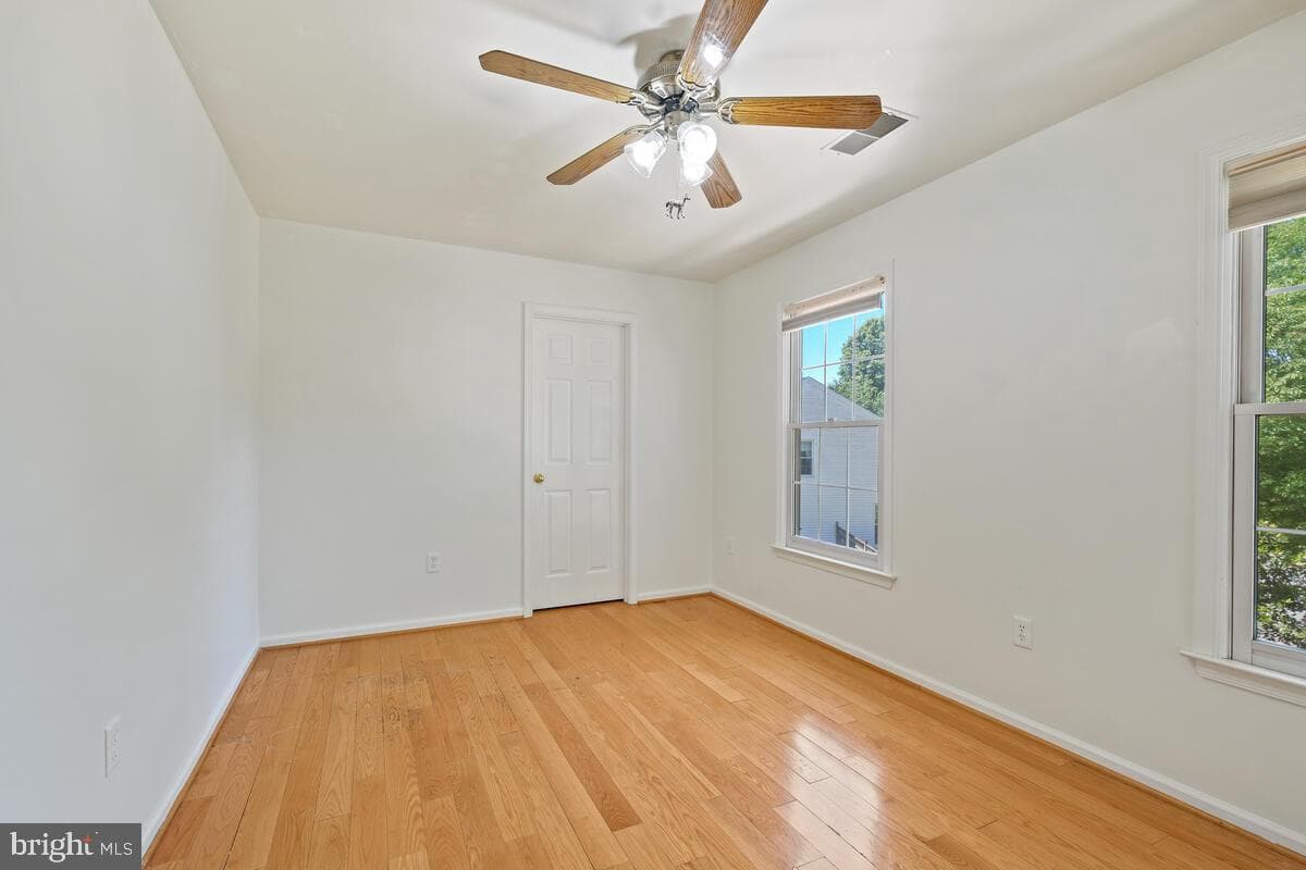 5403 Lakevale Terrace photo 37