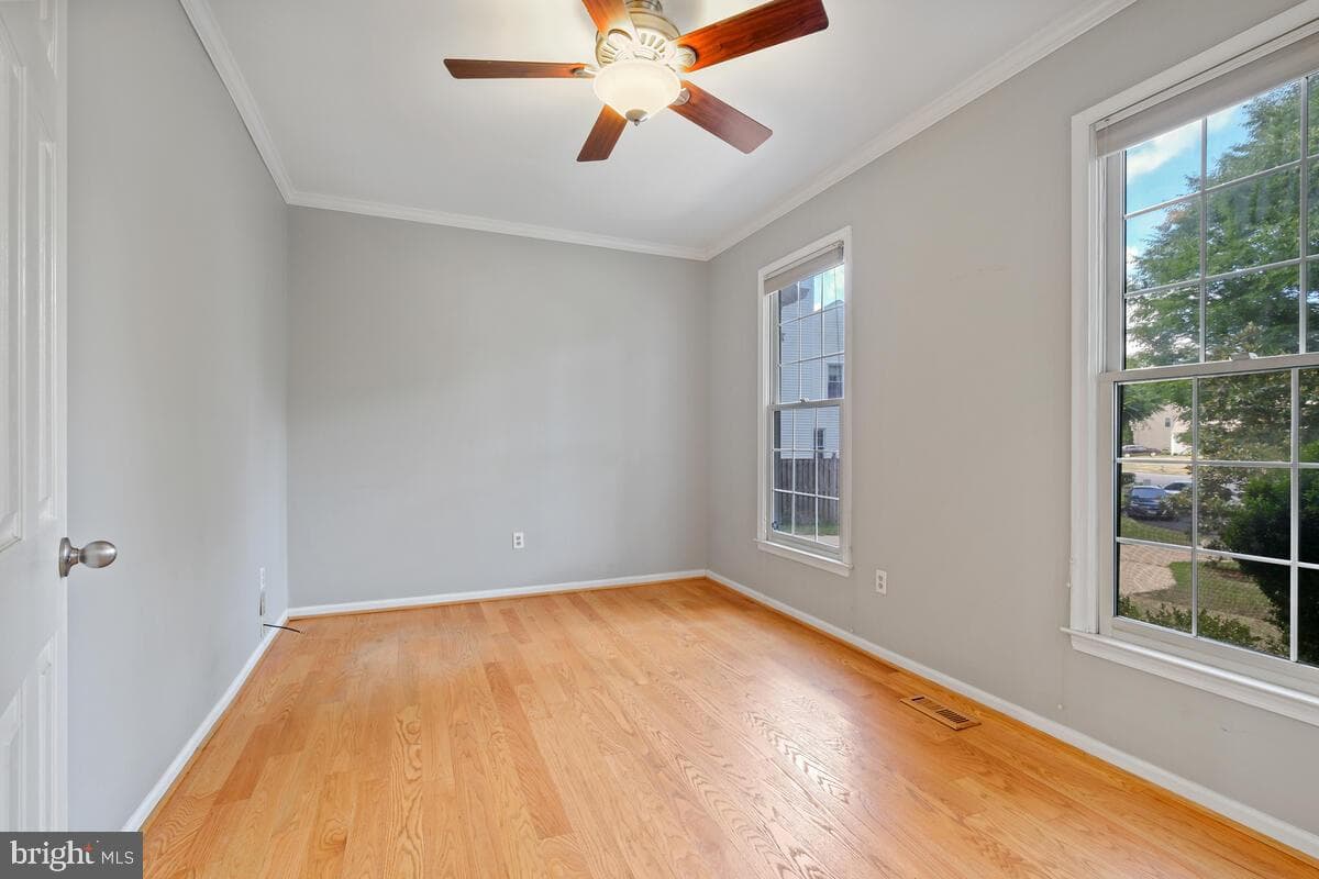 5403 Lakevale Terrace photo 8