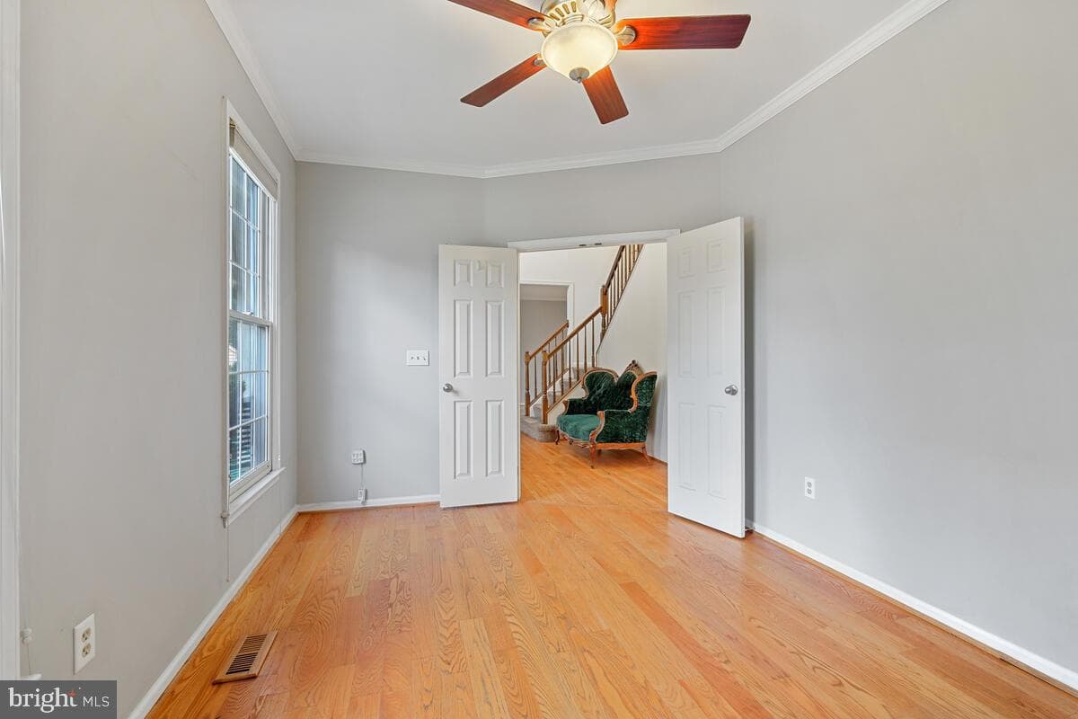 5403 Lakevale Terrace photo 9