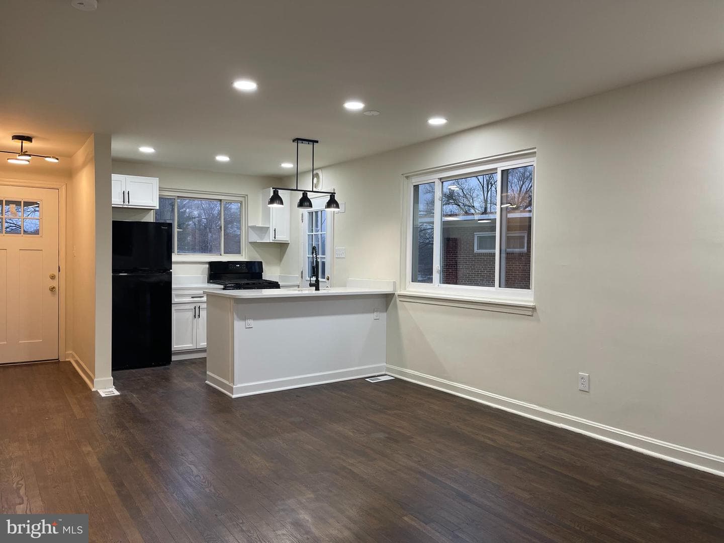 5032 Roseld Court photo 2