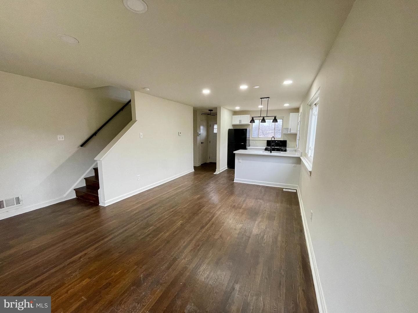 5032 Roseld Court photo 3