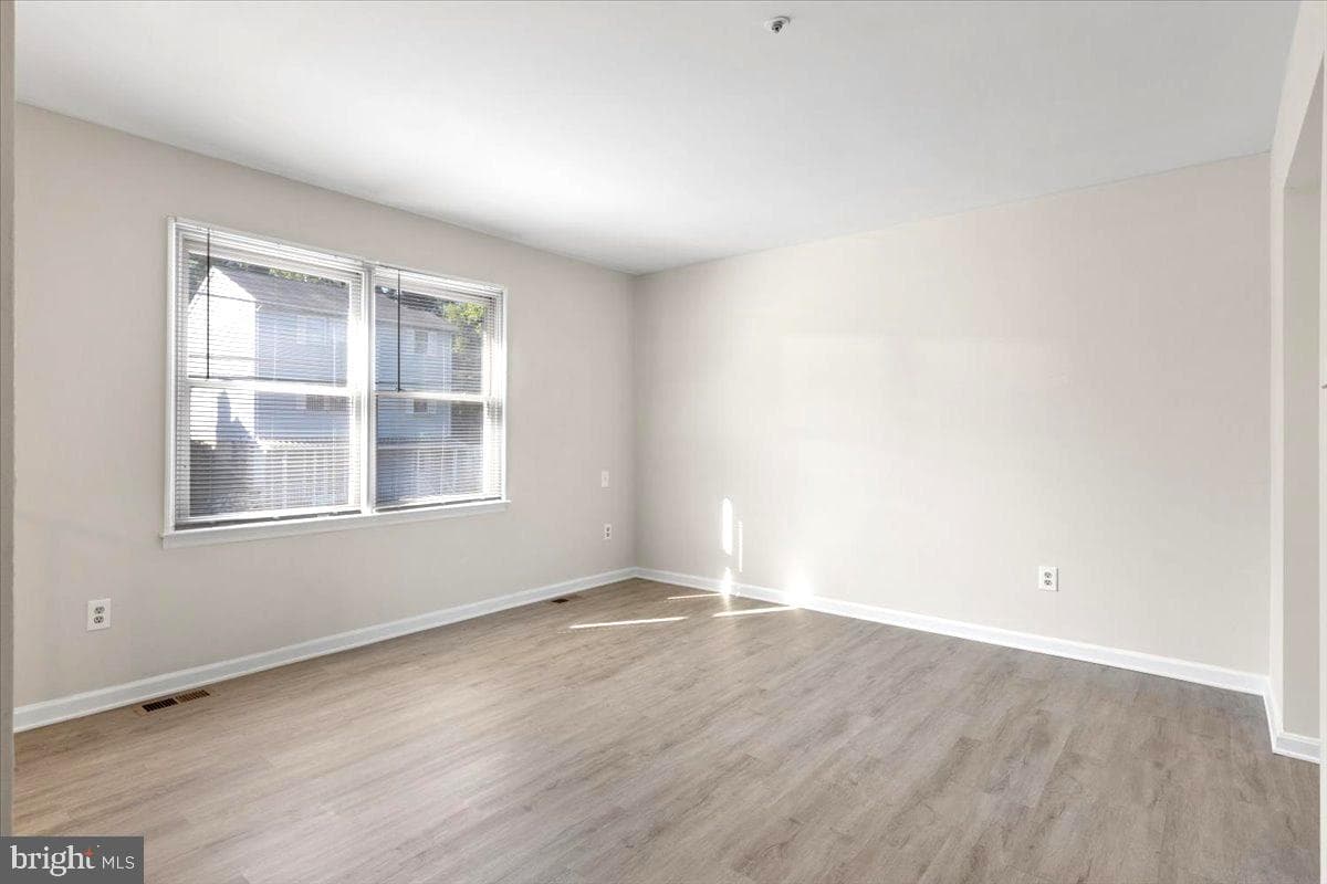 5804 Burgundy Street photo 10