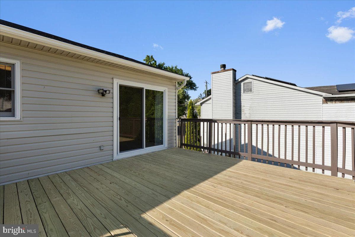 5804 Burgundy Street photo 11