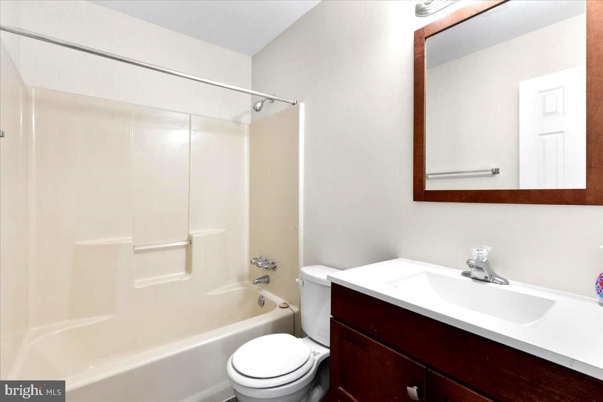 5804 Burgundy Street photo 17