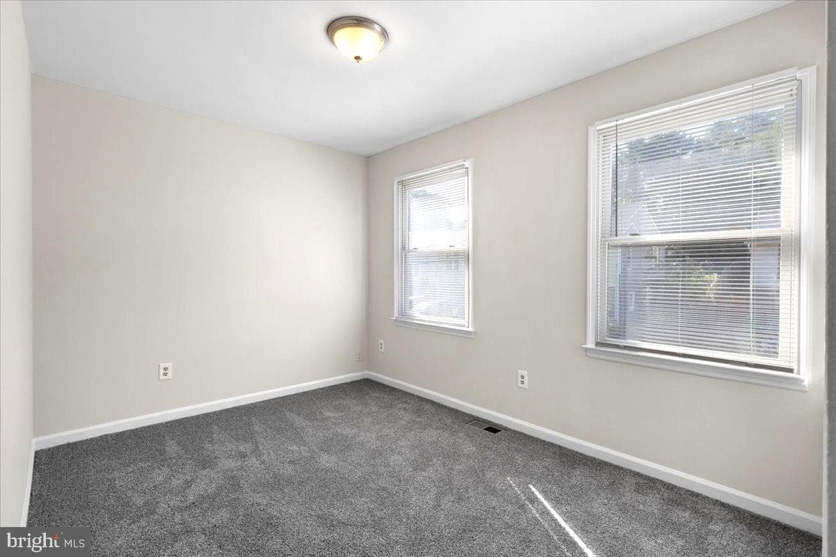5804 Burgundy Street photo 18