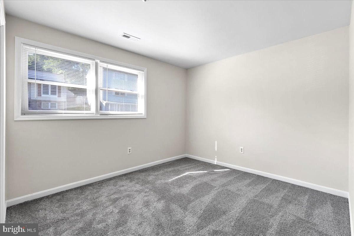 5804 Burgundy Street photo 20