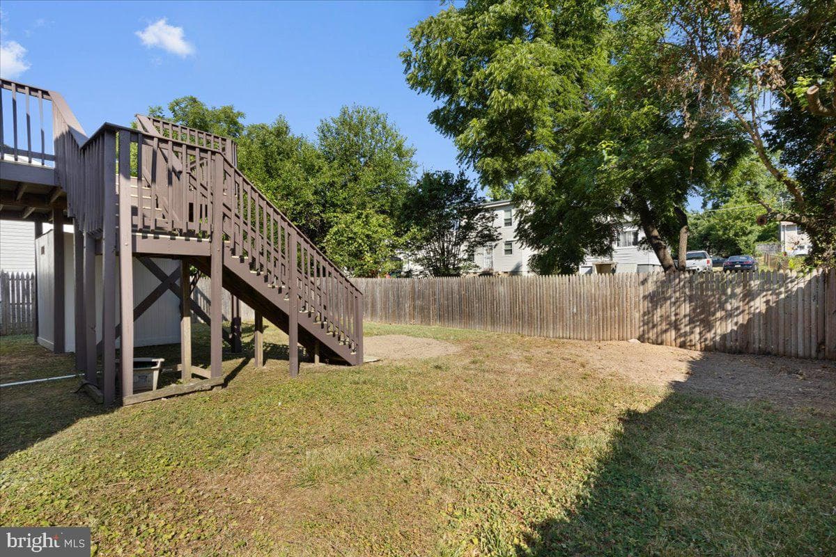 5804 Burgundy Street photo 28