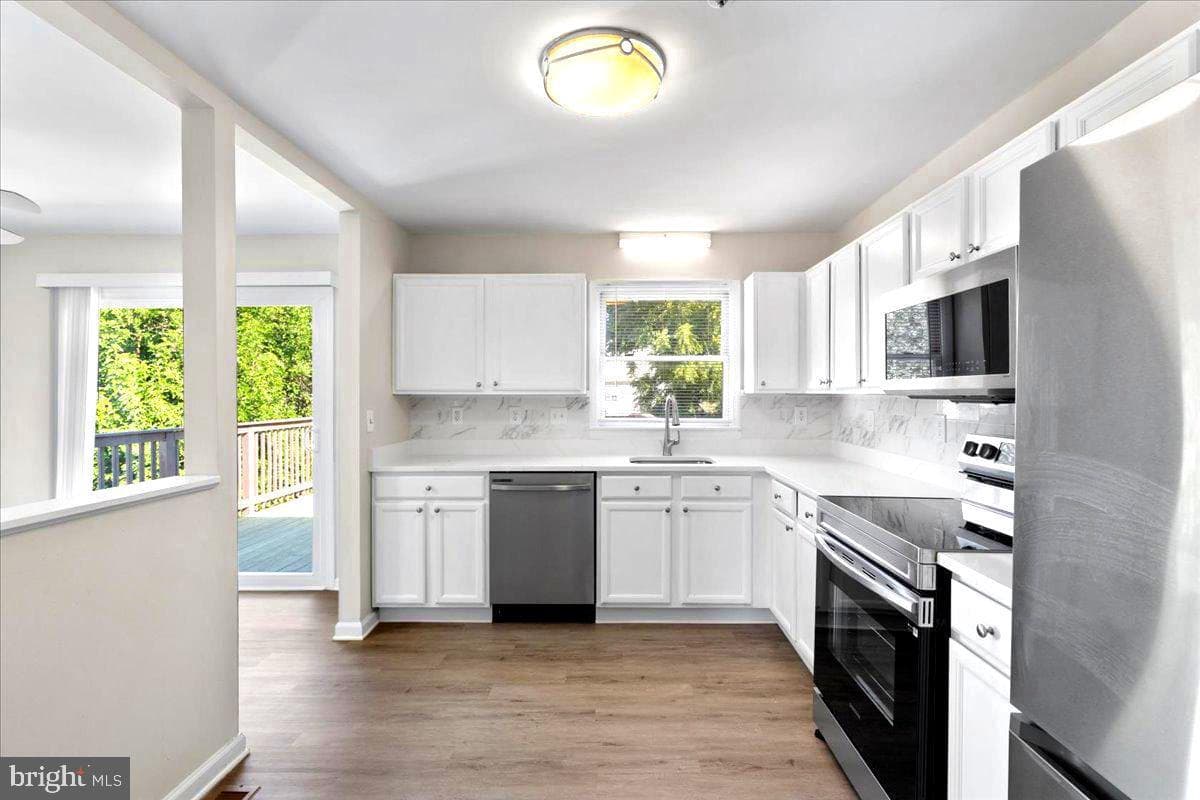 5804 Burgundy Street photo 3