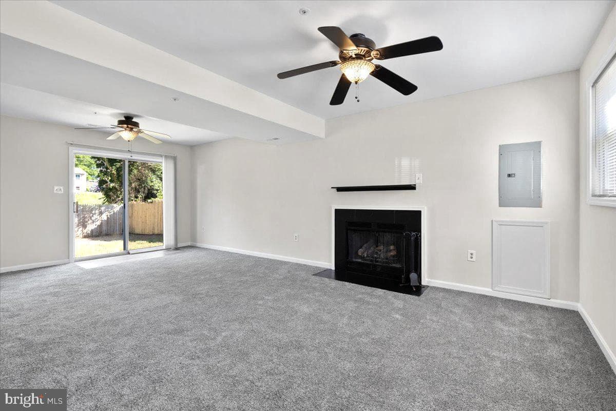 5804 Burgundy Street photo 9