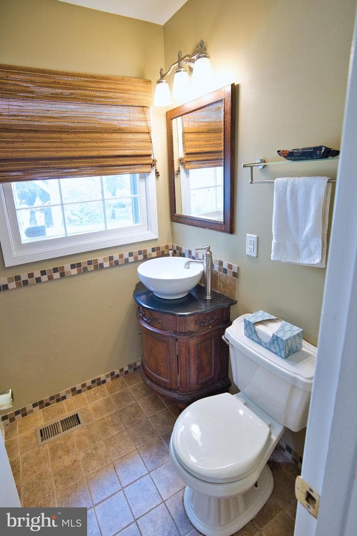 1518 Perrell Lane photo 11