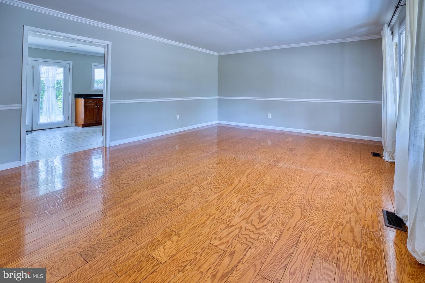 1518 Perrell Lane photo 4