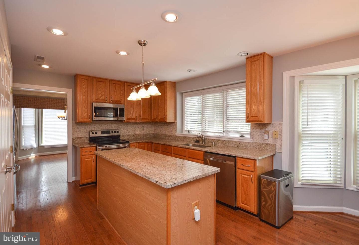 10513 Foxlake Drive photo 13