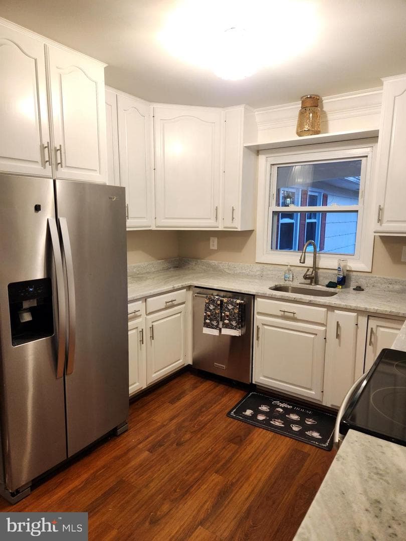 16009 Pond Meadow Lane photo 2