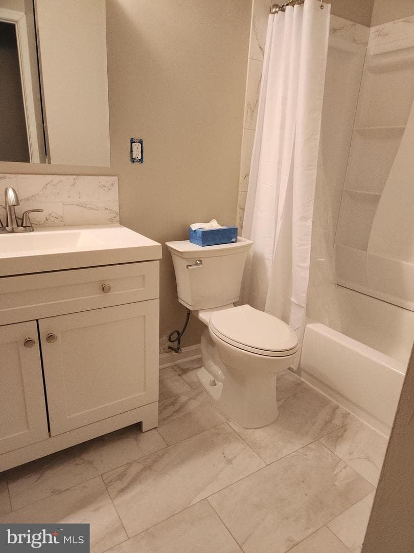 16009 Pond Meadow Lane photo 9