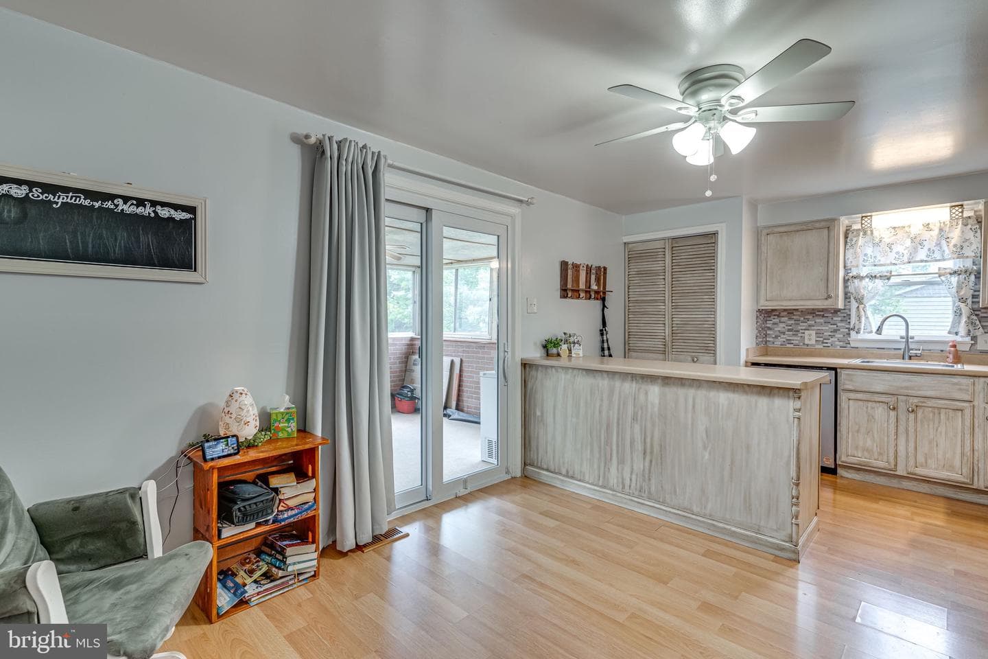 7102 Sybaris Drive photo 18