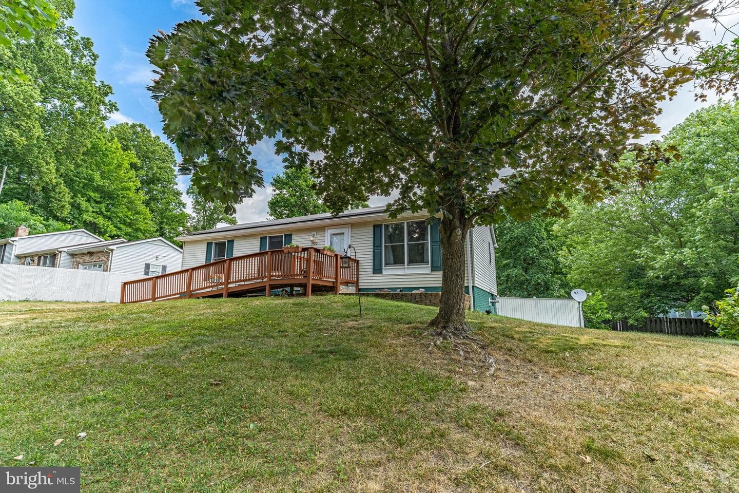 7102 Sybaris Drive photo 24