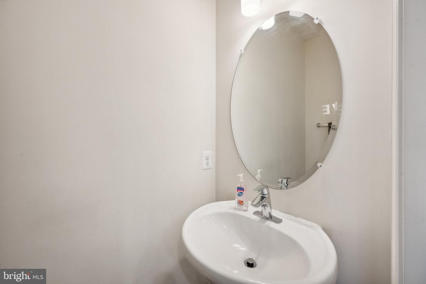 10708 Eastland Circle photo 10