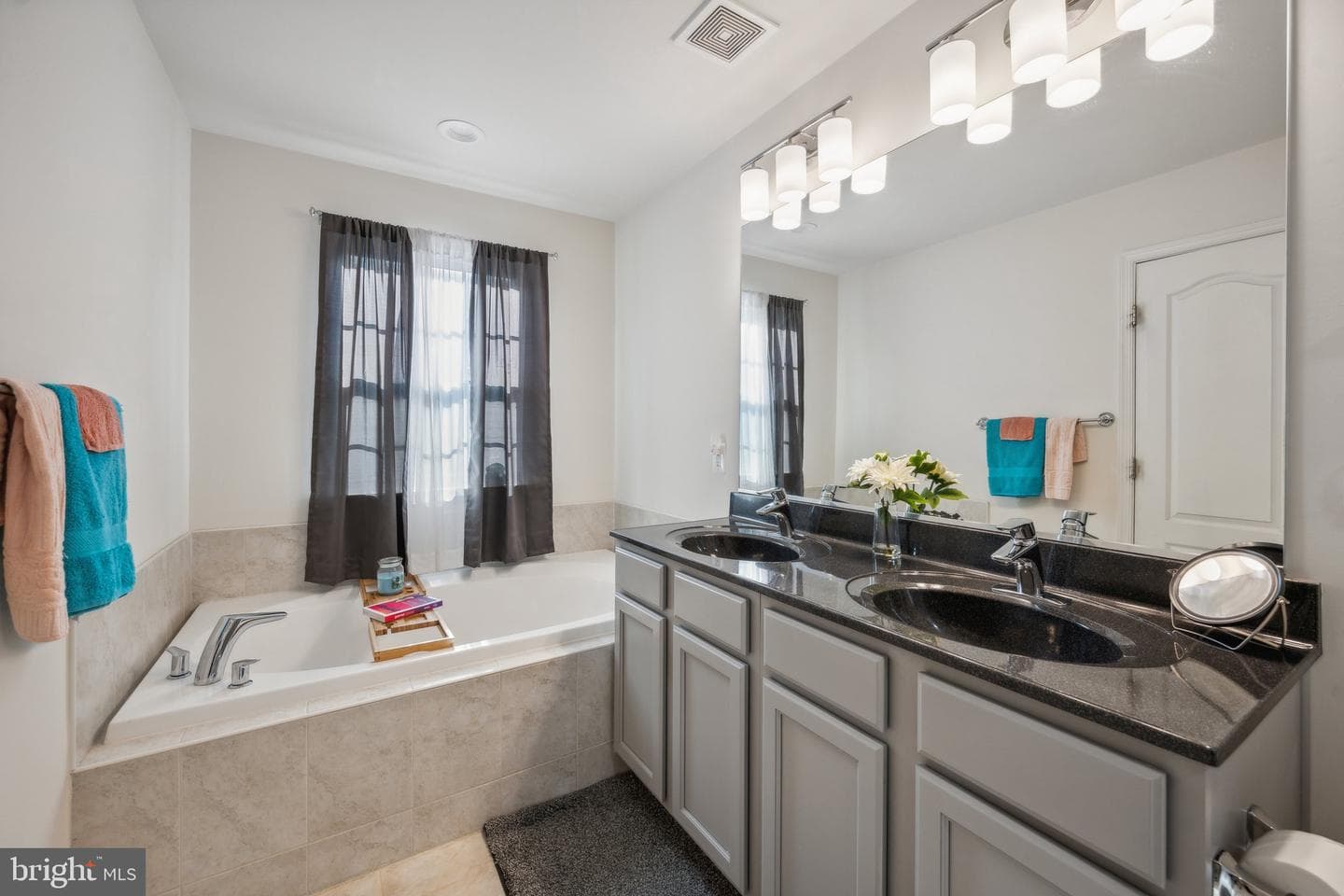 10708 Eastland Circle photo 31