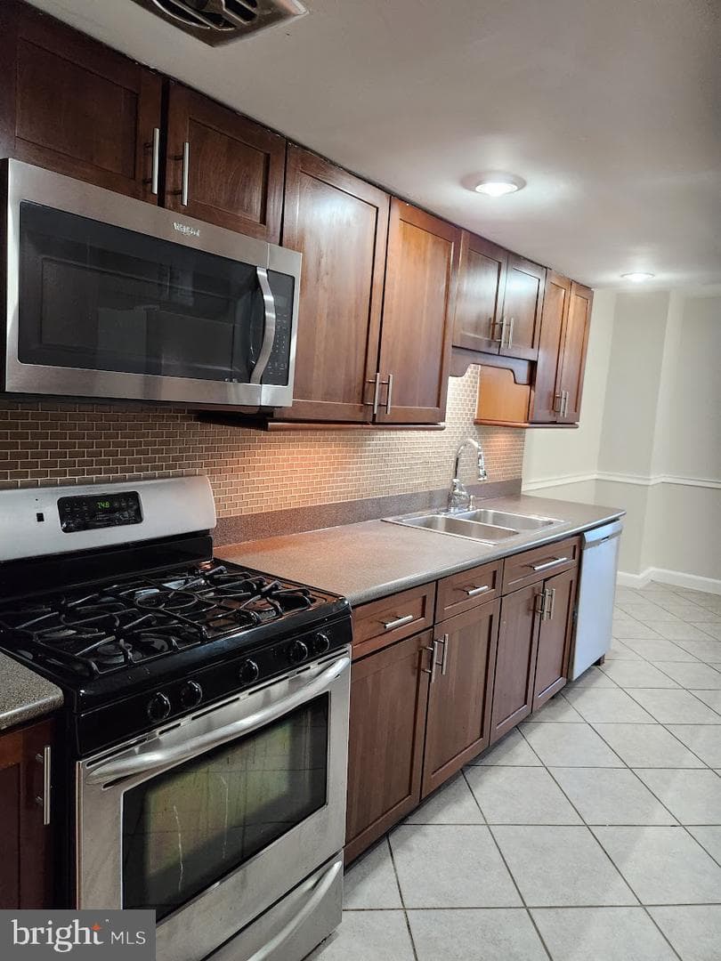 5908 Westchester Park Drive photo 7