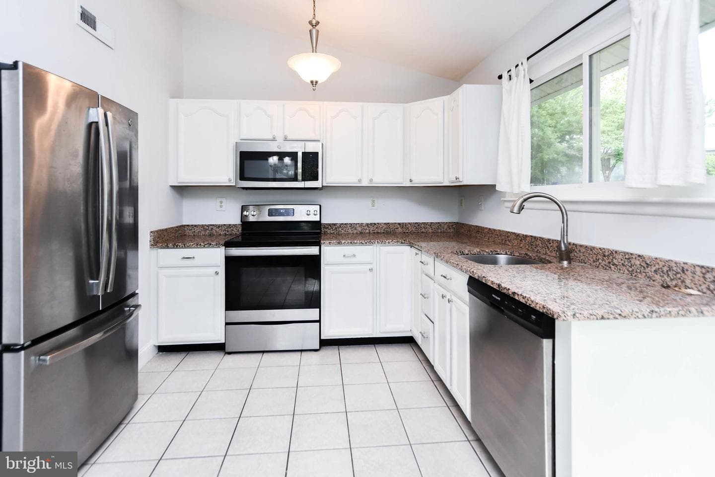 15923 Paisley Lane photo 7