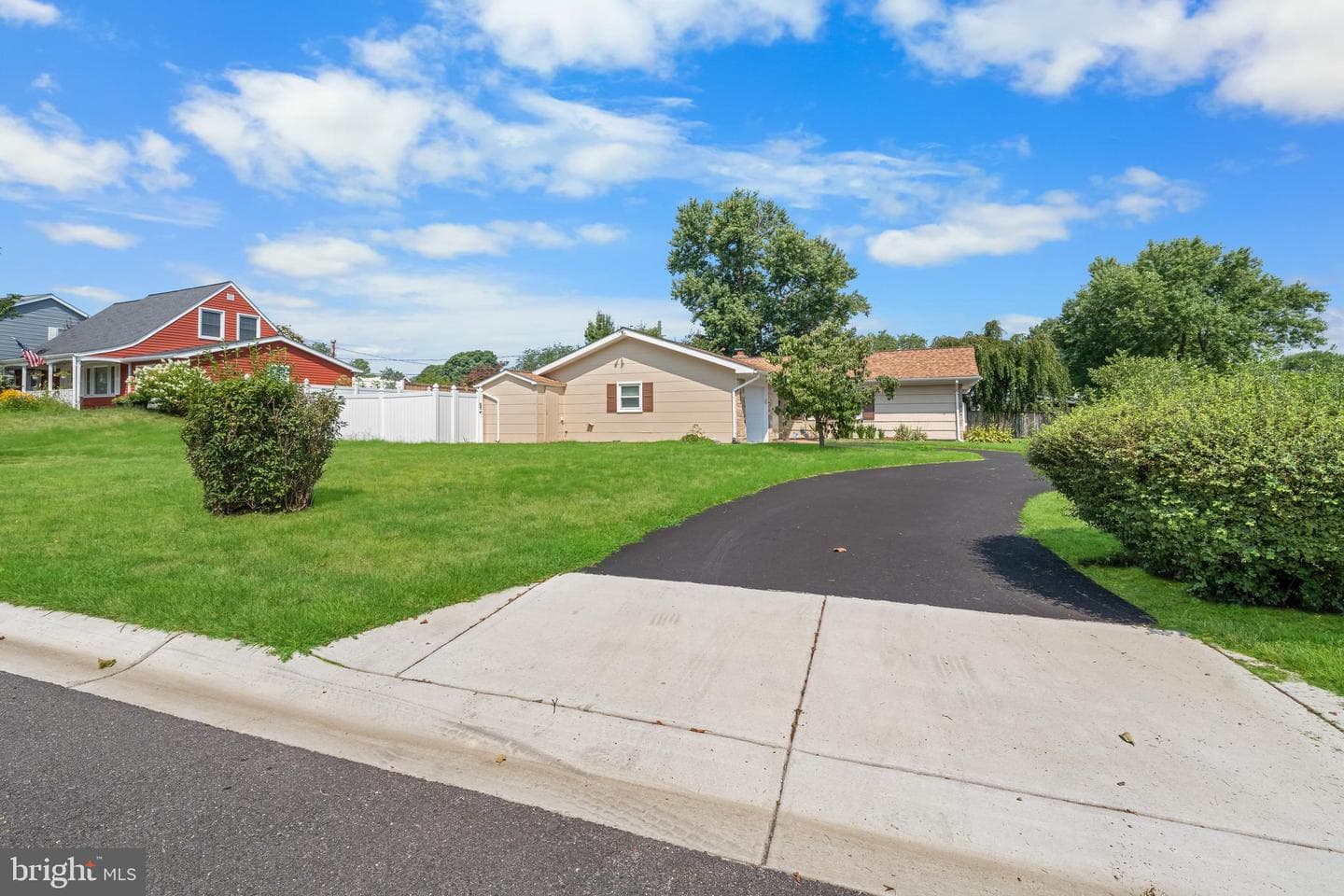 12729 Buckingham Drive photo 3
