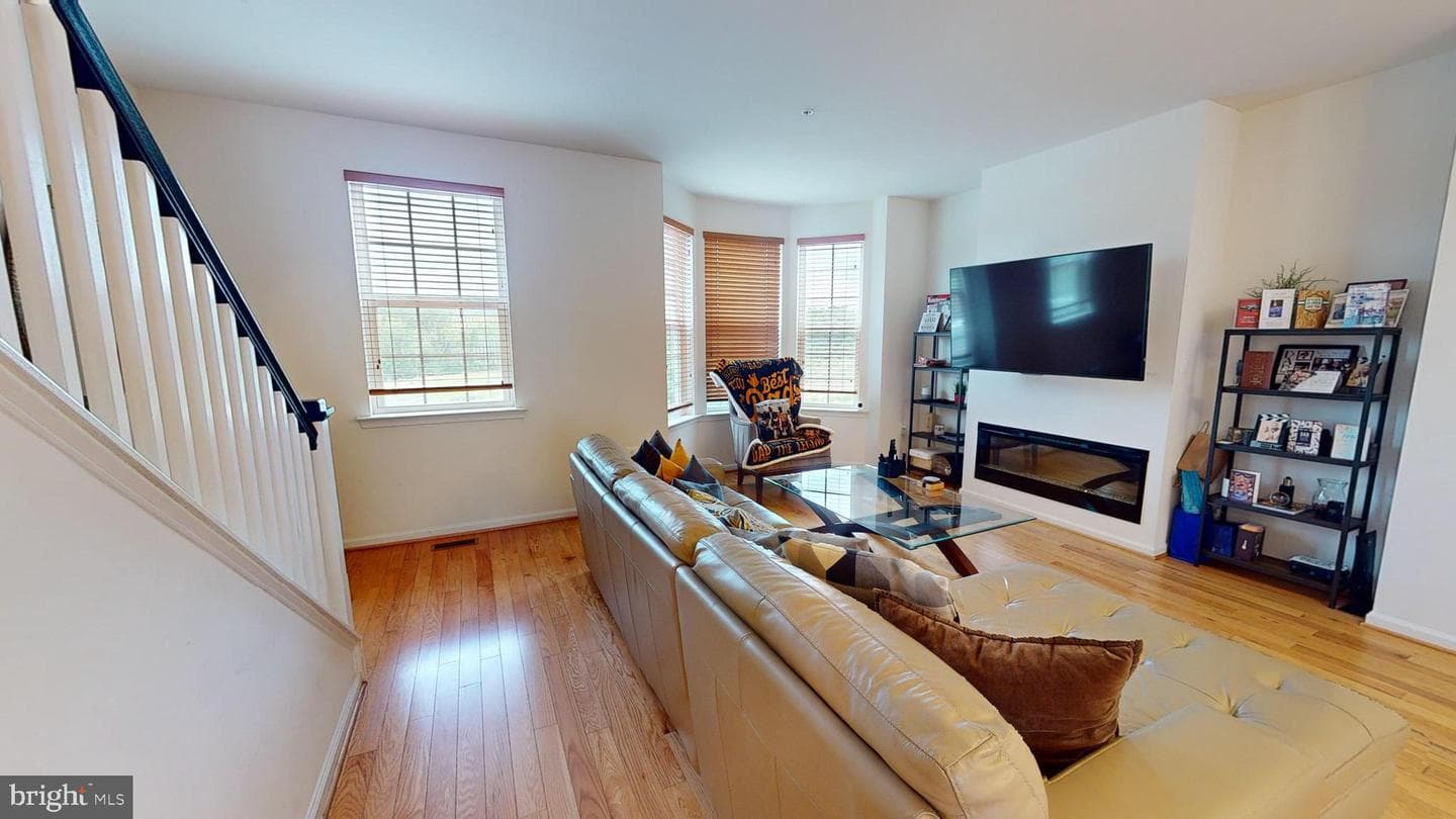 10608 Presidential Parkway photo 25