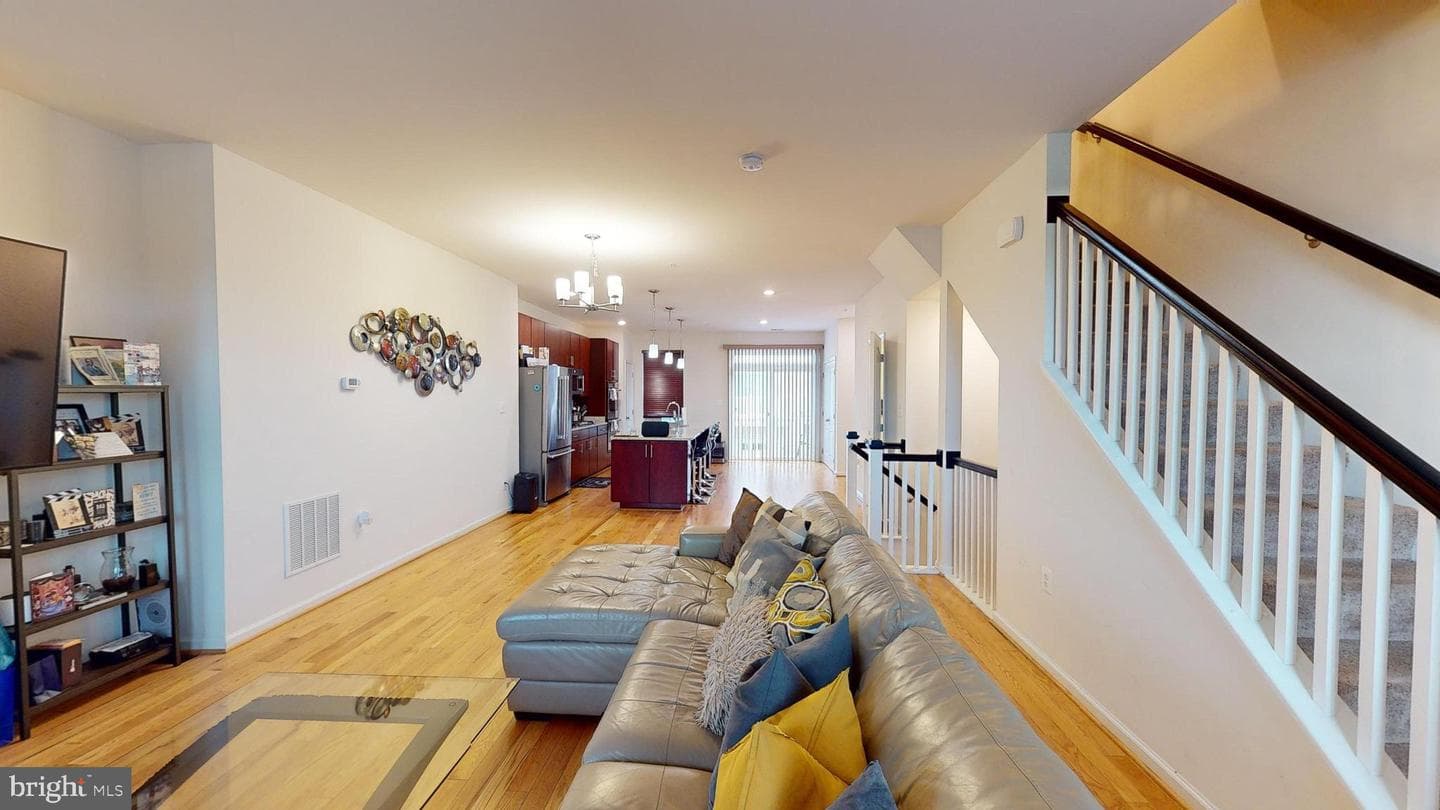 10608 Presidential Parkway photo 27