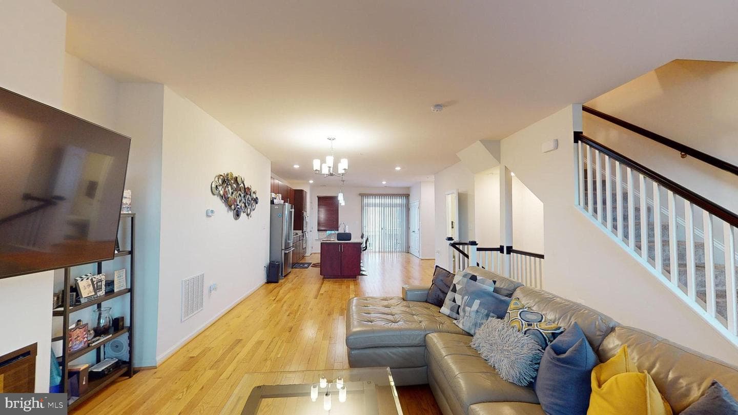 10608 Presidential Parkway photo 28