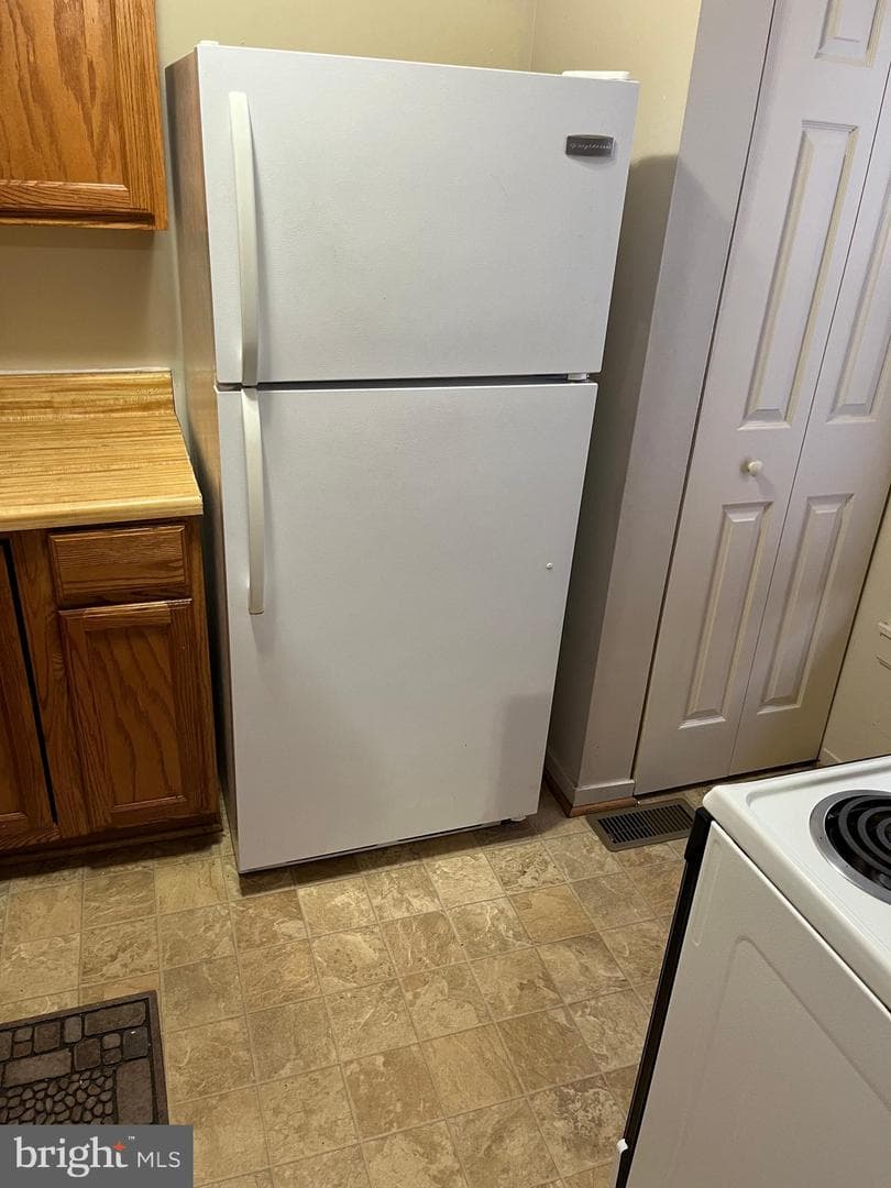 332 Shady Glen Drive photo 6