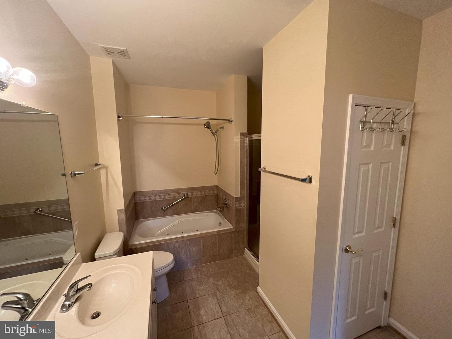 303 Fidgeway Lane photo 20
