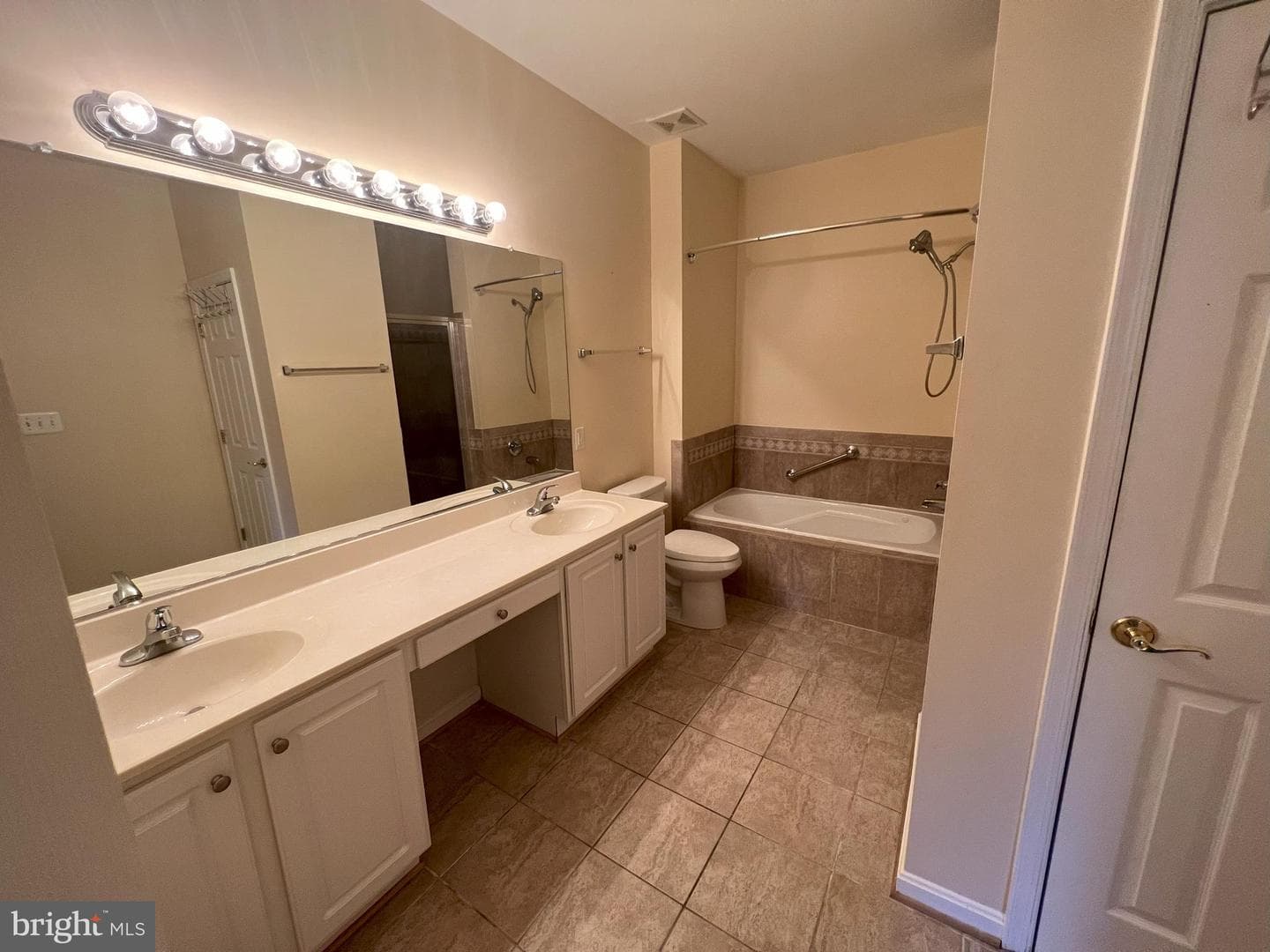 303 Fidgeway Lane photo 22