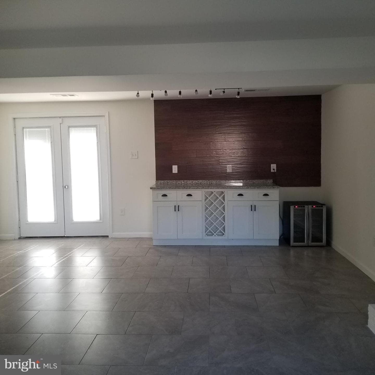 8807 Loughran Road photo 10