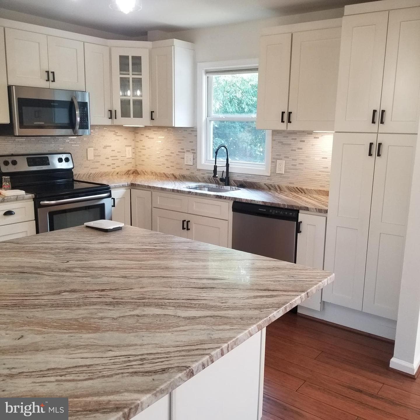 8807 Loughran Road photo 4