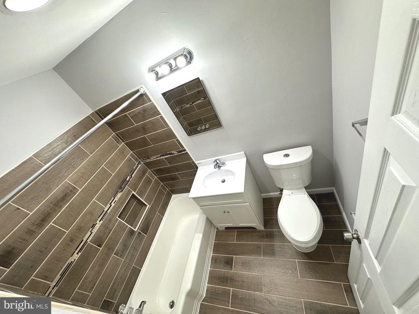 9278 Adelphi Road #304 photo 18