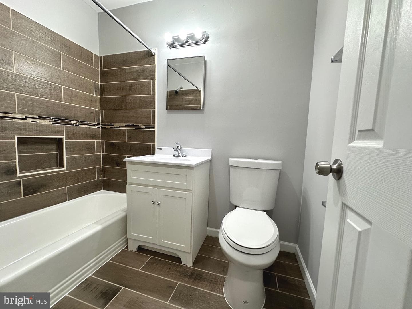 9278 Adelphi Road #304 photo 21
