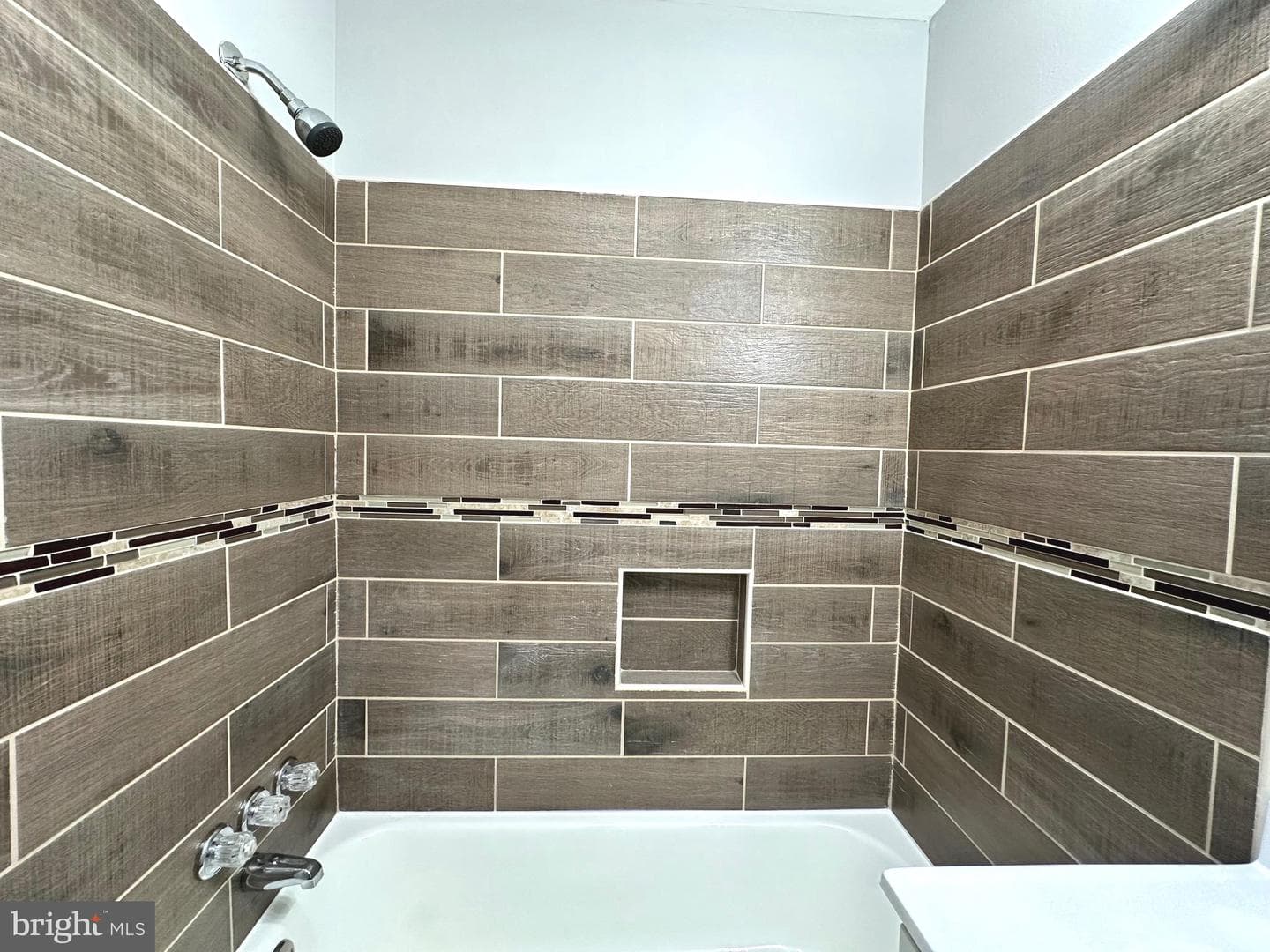 9278 Adelphi Road #304 photo 22