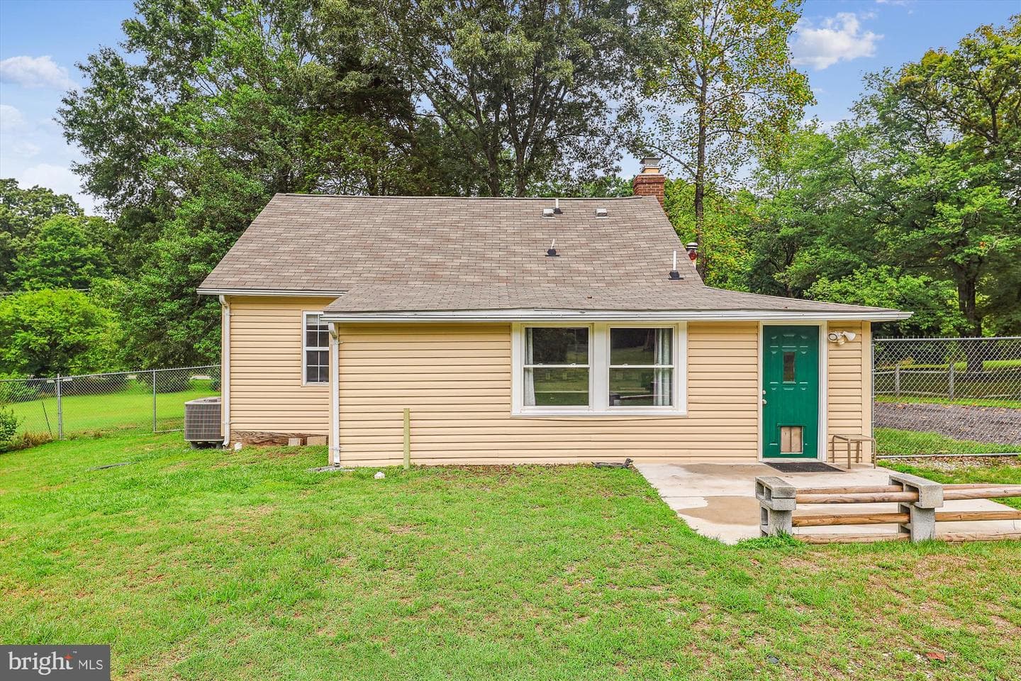 17804 Livingston Road photo 2