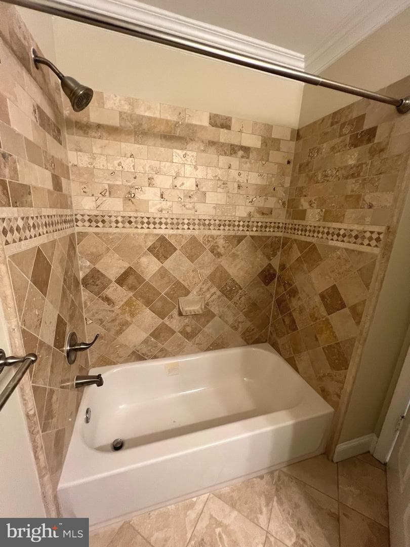 1811 Jarvis Avenue photo 14