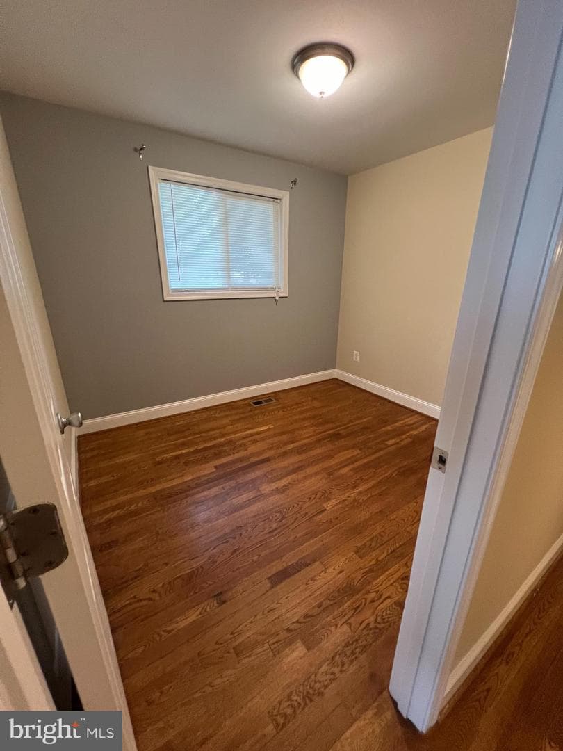 1811 Jarvis Avenue photo 15