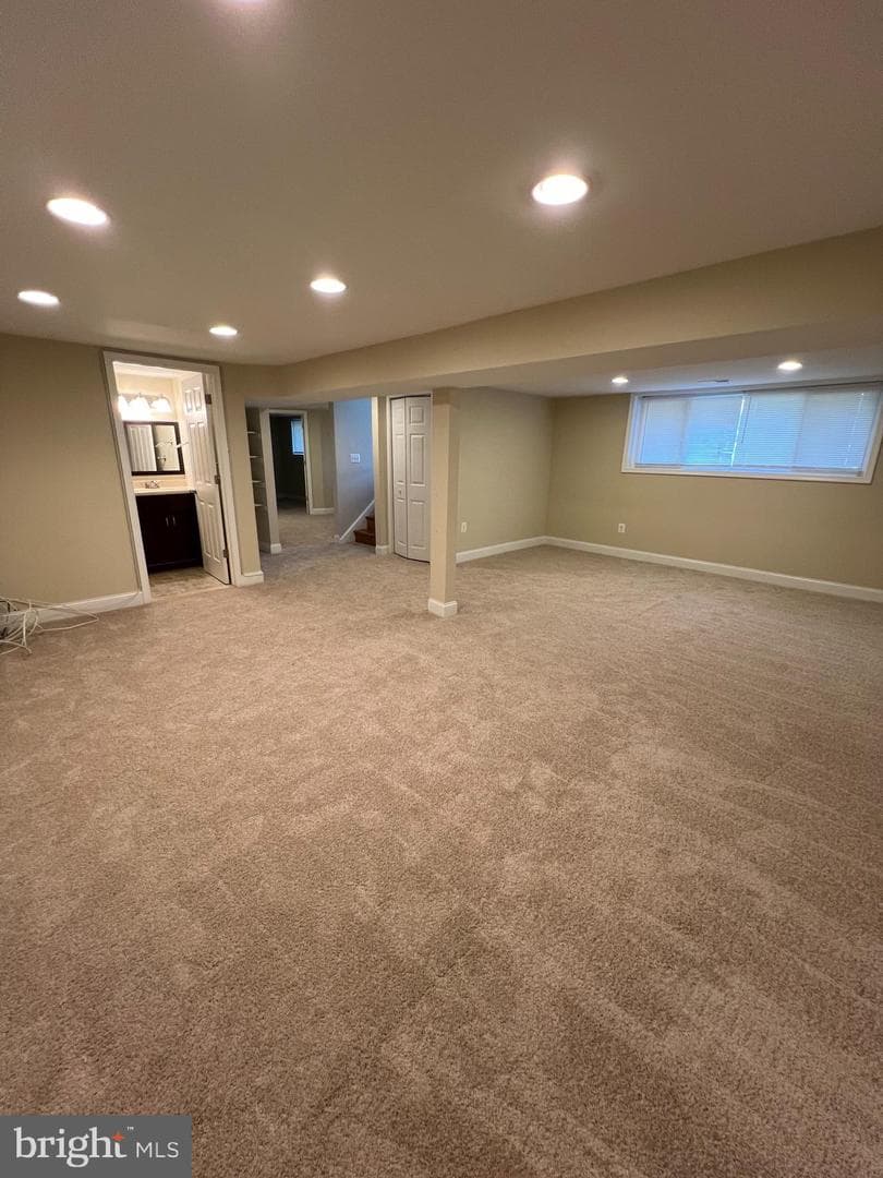 1811 Jarvis Avenue photo 20