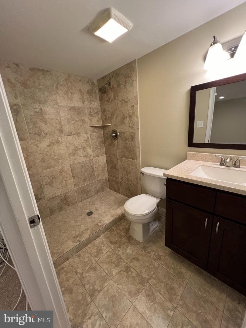 1811 Jarvis Avenue photo 21