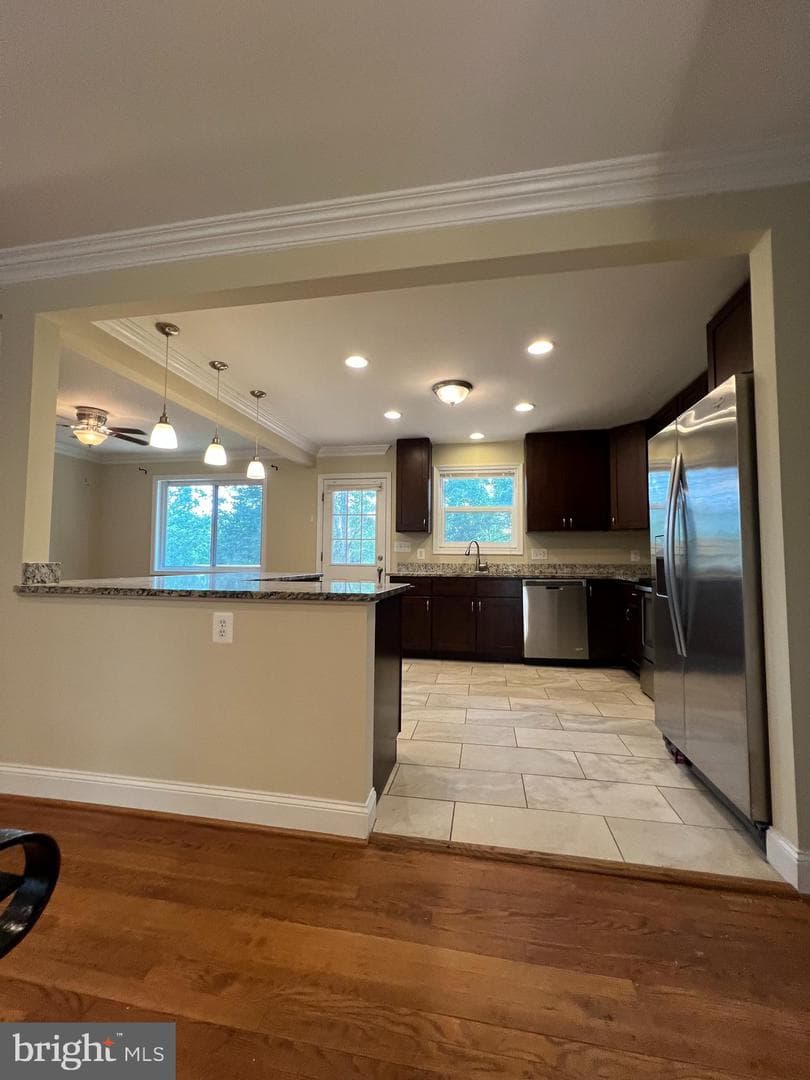 1811 Jarvis Avenue photo 8