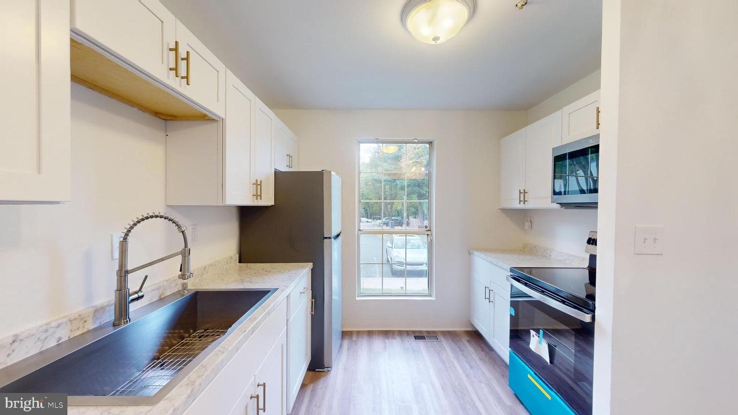 1038 Karen Boulevard photo 10