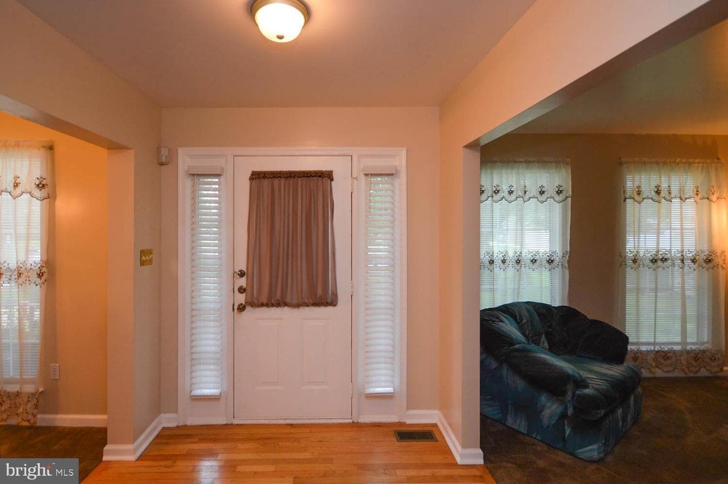303 Prairie Court photo 5