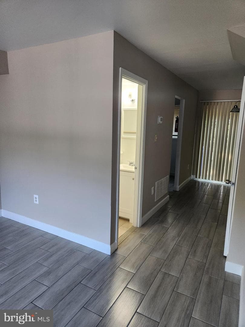 1102 Westview Terrace photo 4