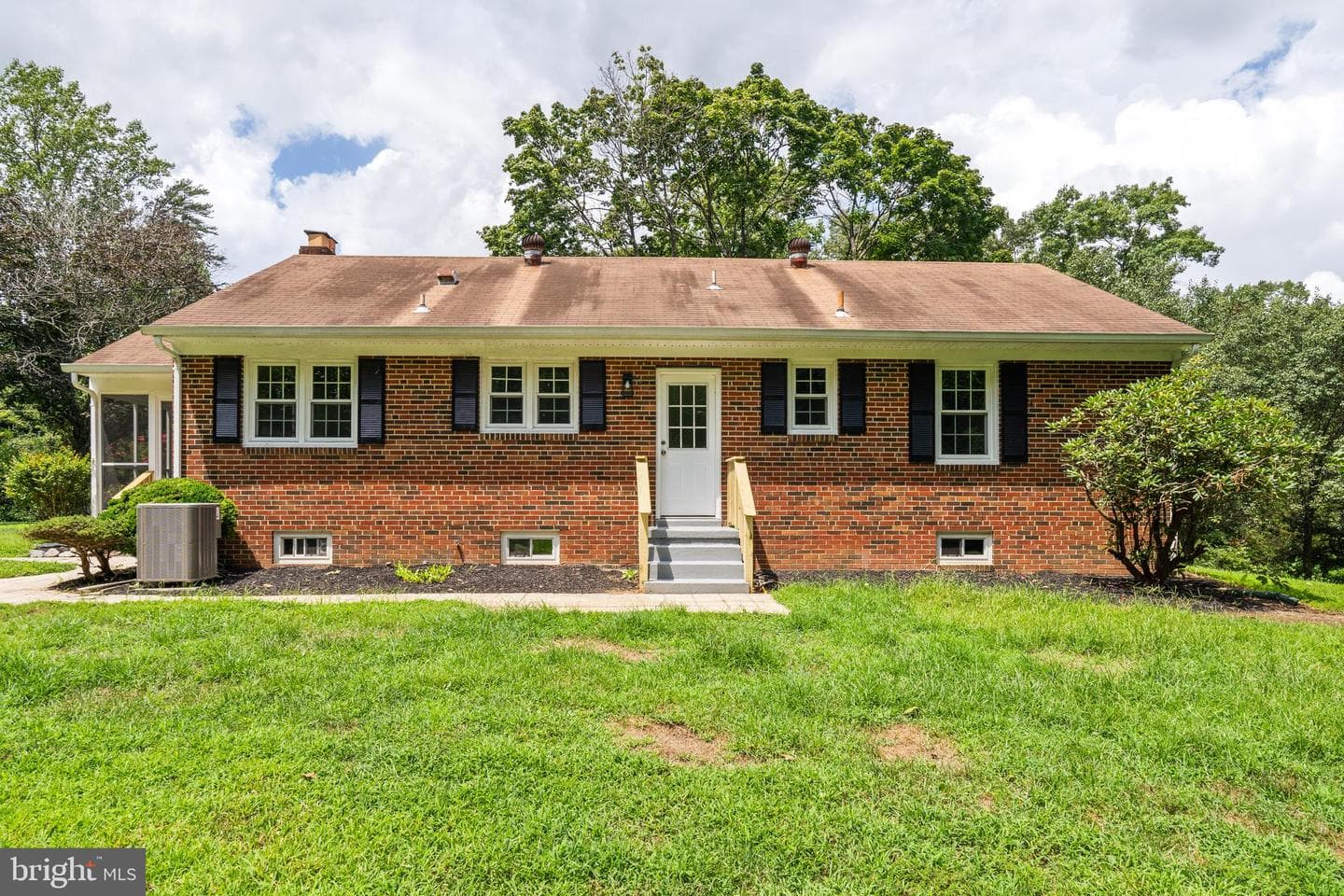16007 Tanyard Road photo 9