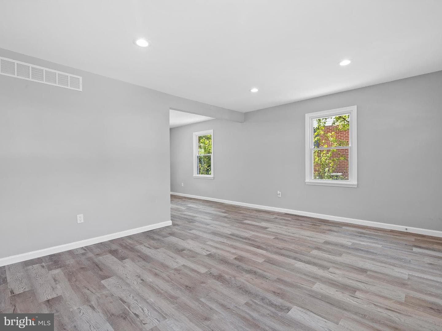4530 Akron Street photo 10